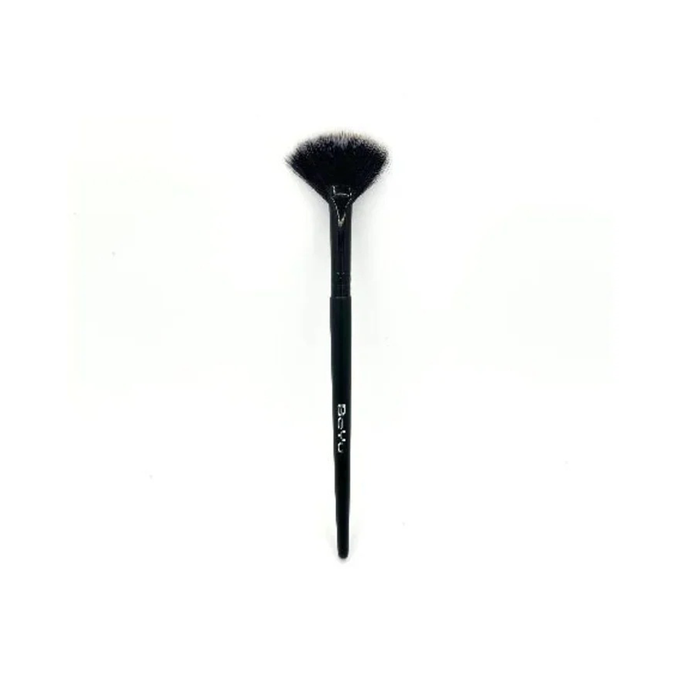 Beyu Fan Highlighter Brush 001